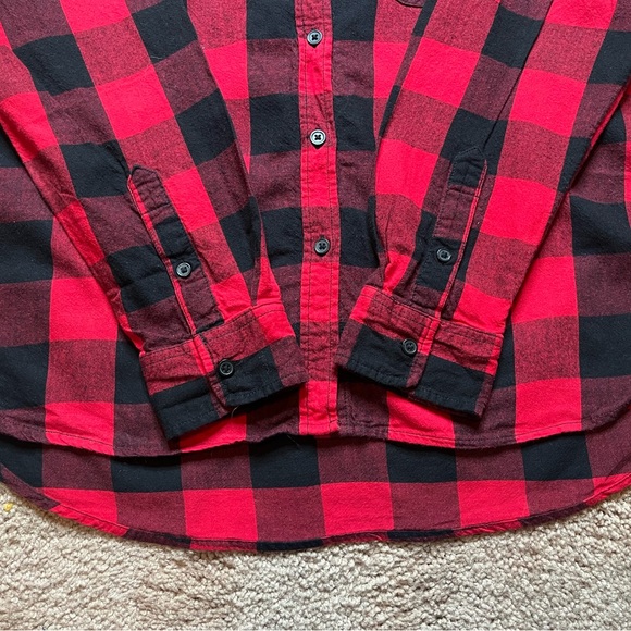 Time and Tru Red and Black Checkered Women’s Shirt - Picture 3 of 6
